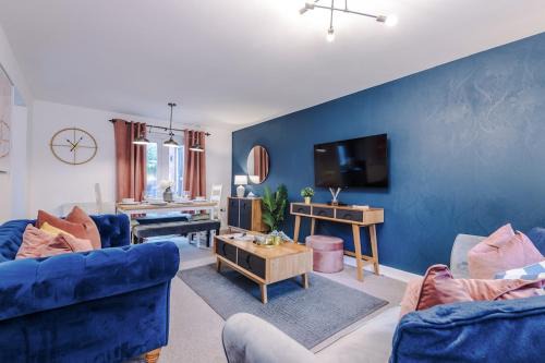 Luxury 4 bedroom Home in Stoke Sleeps 10