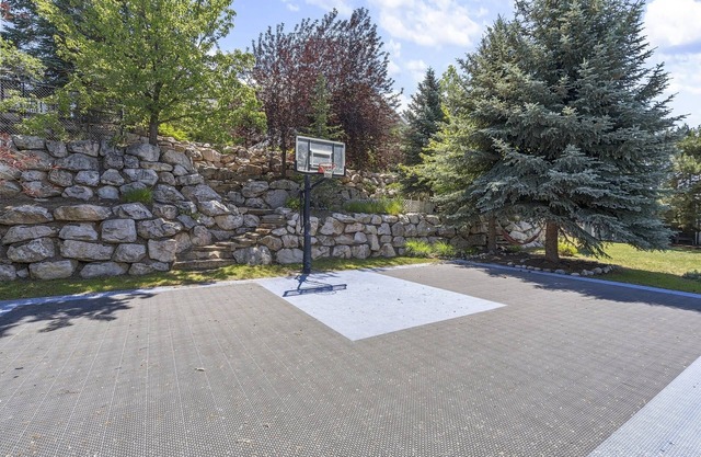 Luxury - 6000sqft- Sleeps 22+ Basketball, Billiards, Theater, Game, PrincessRoom