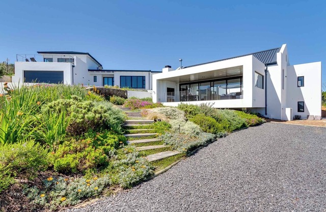 LUXURY 8 PAX SEA VIEW VILLA, NORTH CORNER, CAPE TOWN