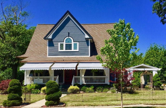 Luxury Accommodations for 14 Guests Near Journeyman Distillery and More!
