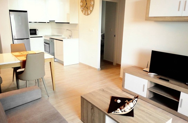 Luxury Apartment 100m From The Beach, Wifi, Smart TV