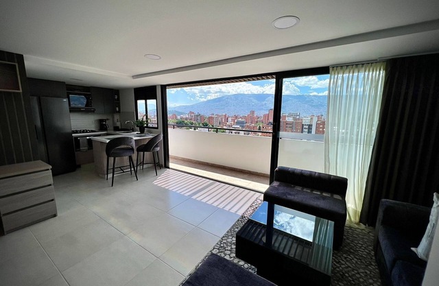 Luxury Apartment 2 Bedrooms - 2 Bath City View Full Equipped in Medellín