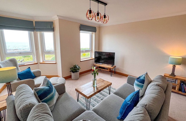 Luxury apartment with magnificent uninterrupted sea views near to beach and golf