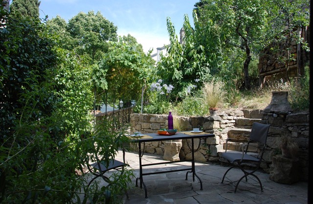 Luxury apartment with private garden in Montefioralle near Greve in Chianti