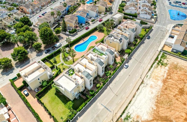 Luxury Apt, Beach, Pool open 365 days, Near Javea & Denia