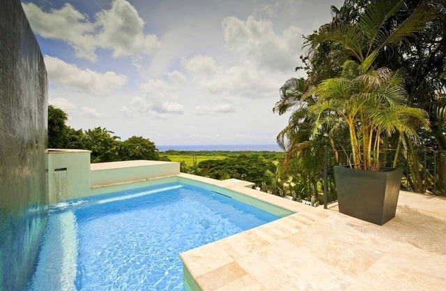 Luxury Art Filled Villa with Pool and Ocean Views - Martello House