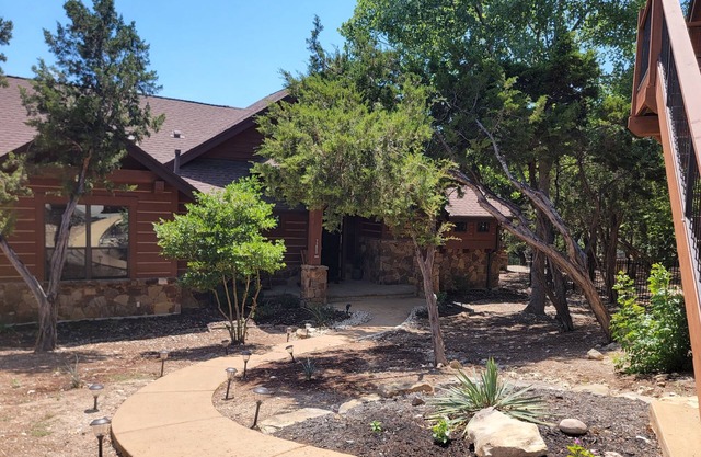 Luxury Awaits At The Wooded Bliss Cabin of Lake Travis