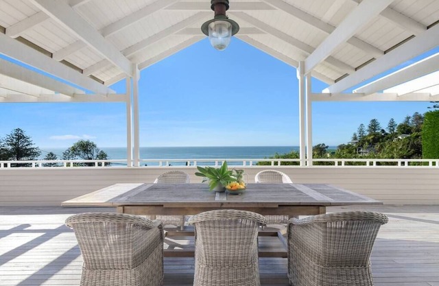Luxury Beach House/Retreat/Beach
