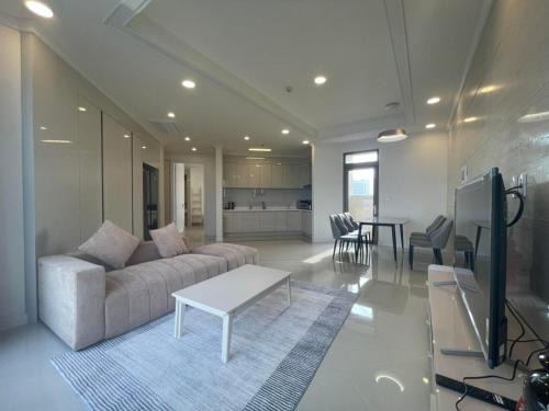 Luxury Bedrooms In Starlake Daewoo Ho Tay