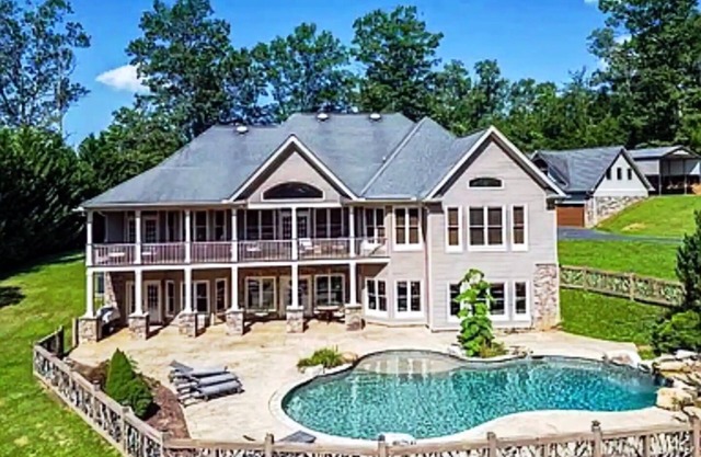 Luxury Blue Ridge Retreat Pool & Sauna – Close to Orchards