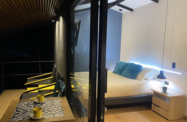 Luxury cabin in the forest just 5 minutes from the park of retiro, antioquia