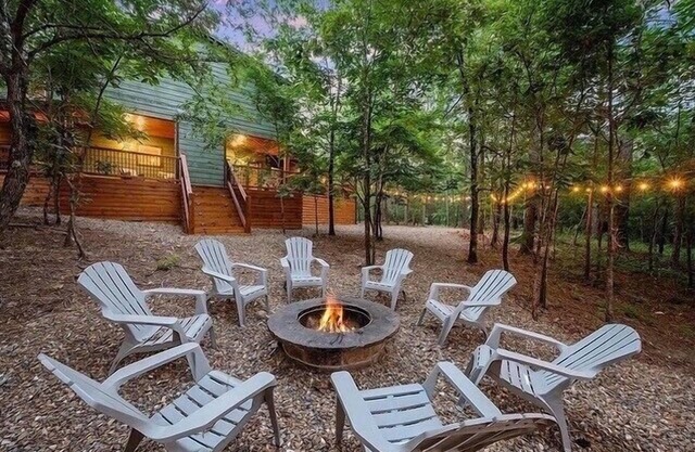 Luxury Cabin with Rustic Charm and Modern Amenities in Broken Bow, Oklahoma.