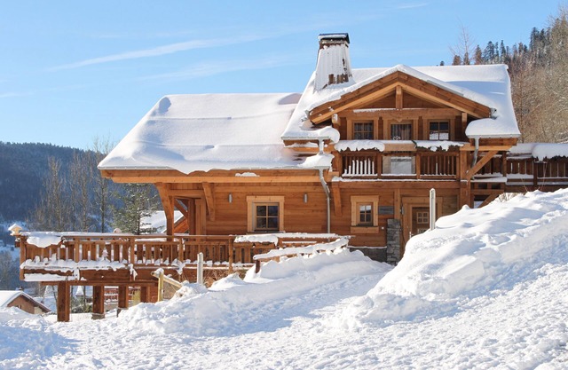 LUXURY chalet 13 pers, La Bresse Vosges, PMR, sauna, JACUZZI, WIFI, well located
