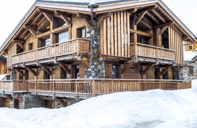 Luxury chalet in Tignes 2100, at the foot of the slopes and an exceptional SPA