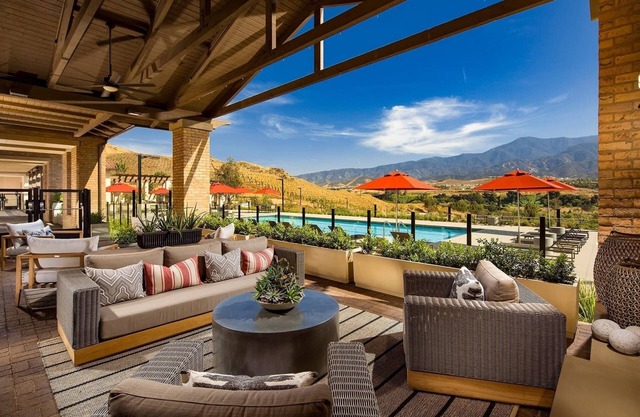 Luxury Charming bed & breakfast in beautiful Mountain View home by Glen Ivy Spa