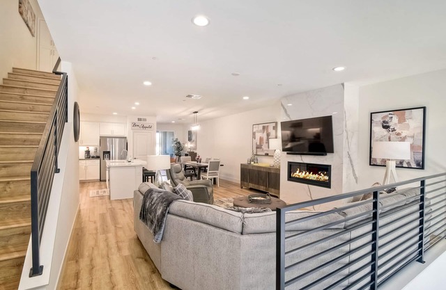 Luxury & Comfort IN the Village. Walk everywhere!