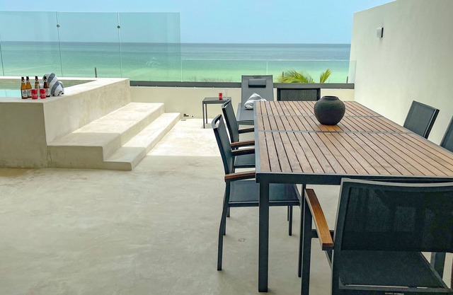 Luxury Condo Ocean Front - Family Friendly