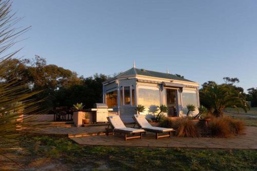 Luxury Couples Hideaway by the Sea
