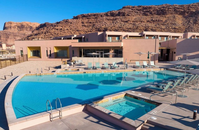 Luxury Desert Retreat a Thrill Seekers Dream!