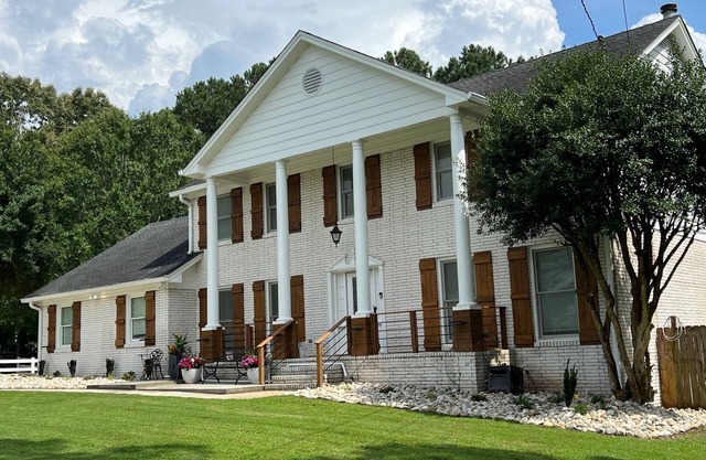 Luxury Duluth Vacation Escape