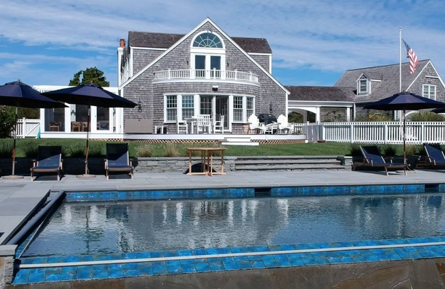 Luxury Escape w/ Spectacular Pool. Sleeps 9