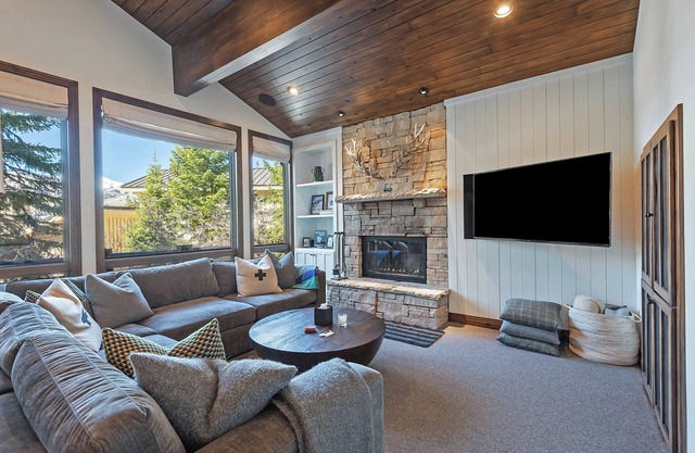 Luxury Estate by InvitedHome | Deer Valley, Game Room, Hot Tub, Views