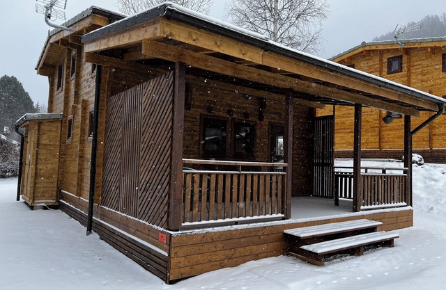 Luxury chalet at 1,300 m altitude with mountain views and direct access to the slopes!