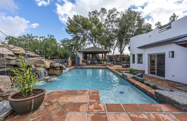 Luxury gem in Cave Creek with a great view of the surrounding mountains!