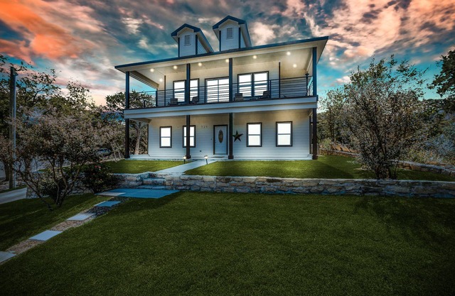 Luxury Granbury Home w/Game Room: Steps to Lake!