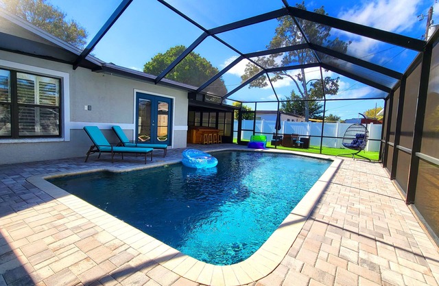 Luxury heated pool and hot tub vacation house