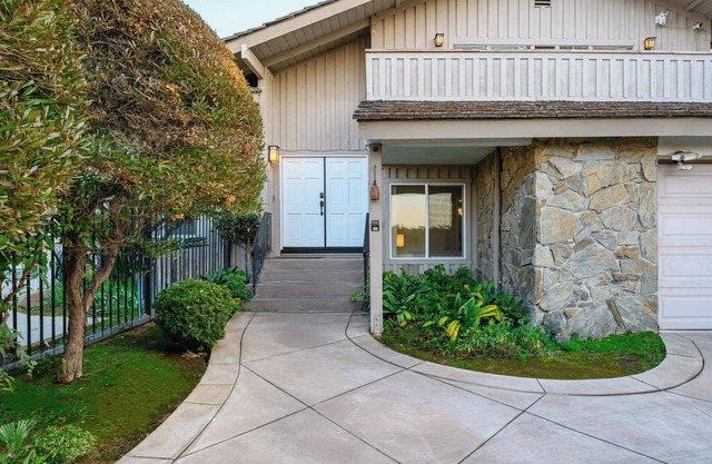 Luxury Hilltop Designer House w Pool Great View