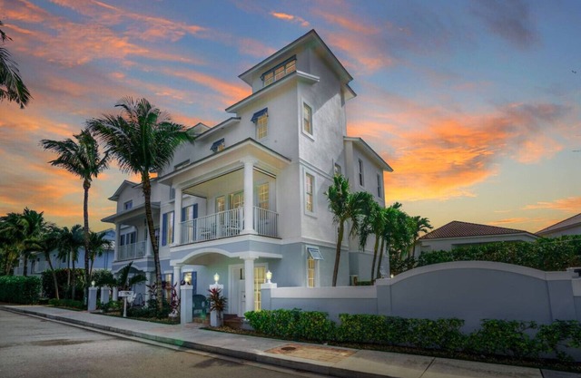 Luxury Juno Beach Estate: Pool & Firepit