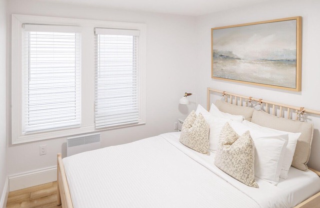Luxury - King Bed - Downtown