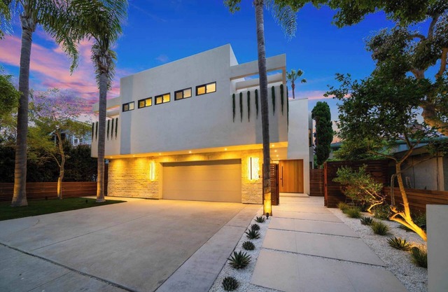 Luxury La Jolla Retreat | 3BR + Office | Walk to Beach, Restaurants, Cove