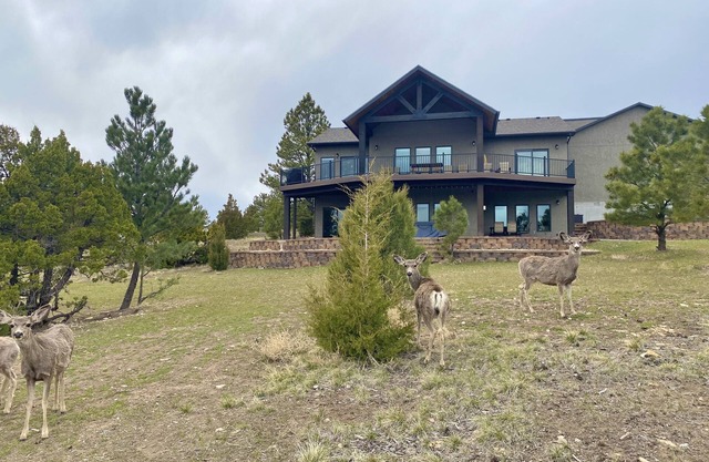 Luxury Lake House with Amazing Views of Glendo Lake and Mountains