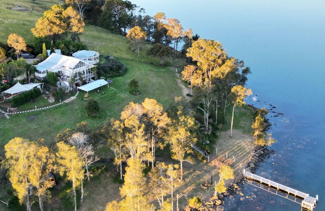 Luxury lakefront Suite & Barn