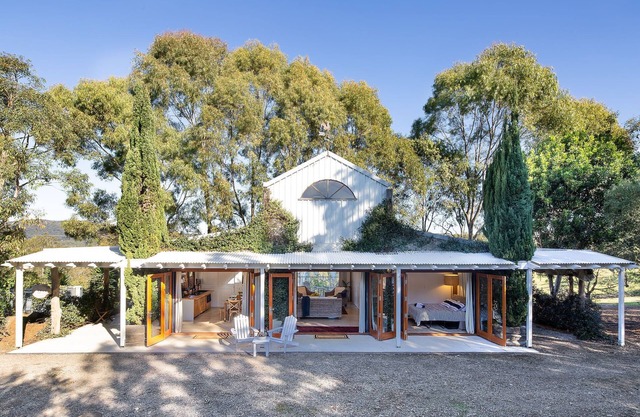 Luxury Lakeview Barn