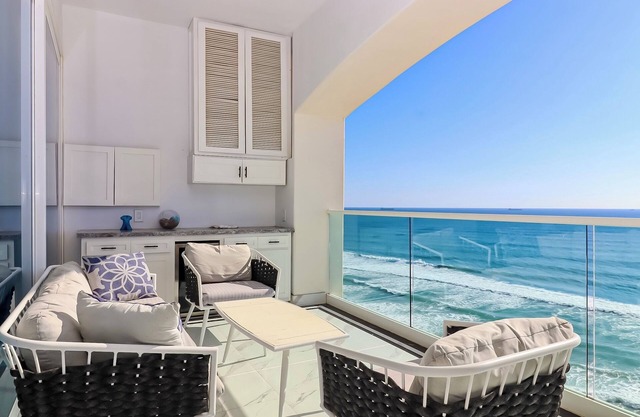 Luxury-MarYSolCondo-Beachfront-4BR-11thFLR-Rosarto