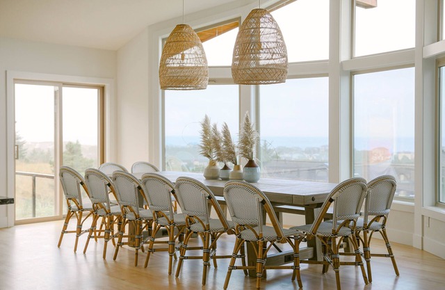 Luxury Oregon coast Beach House with panoramic views HOT TUB and SAUNA!