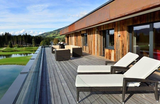 Luxury Penthouse, roof terrace, pool, at the golf course, PURE Resort Westendorf