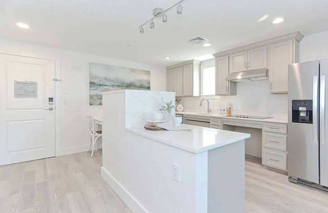Luxury Plymouth Waterfront Condo with Balcony