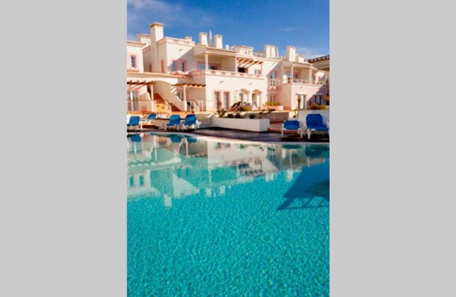 Luxury private property-pool, unique sun roof, free wifi