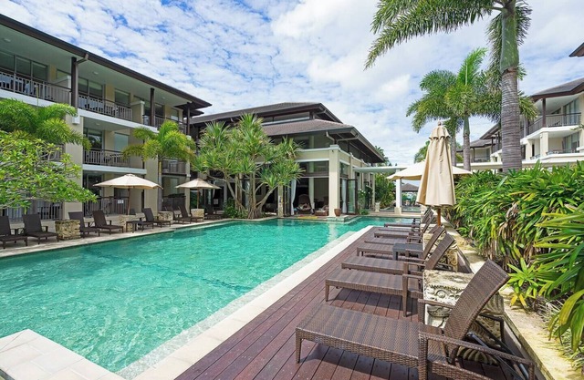 Luxury Resort Studio with Pool Footsteps to Beach