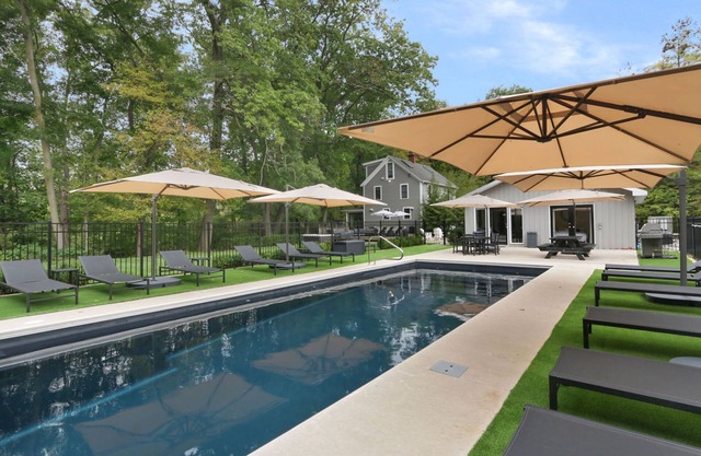 Luxury Retreat for 26, Pool, Hot Tub, amazing!