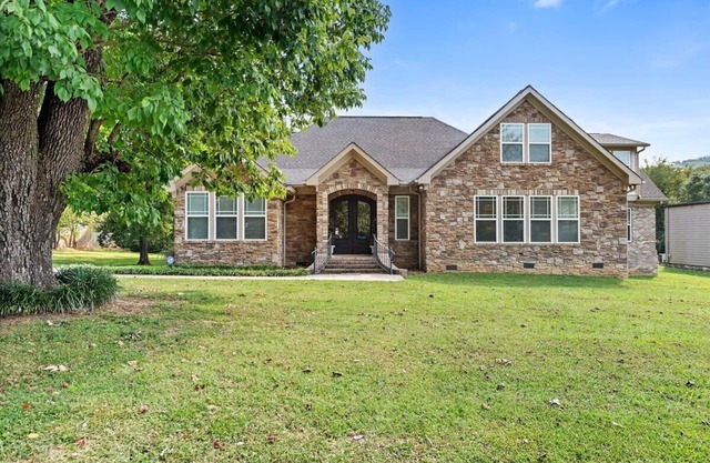 Luxury Retreat in Red Bank, TN!