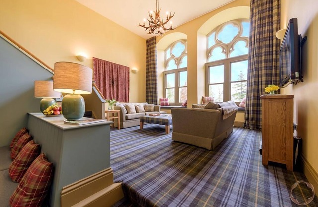 Luxury Self Catering Apartment with Swimming Pool in the Grounds of a Monastery on Loch Ness