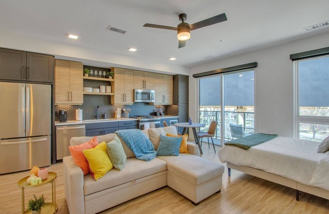 Luxury Studio, Gym, Spa, Garage Parking 301