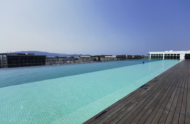 Luxury Suite/2-8 pax/City Area/Infinity Pool with MAJESTIC Sunset View