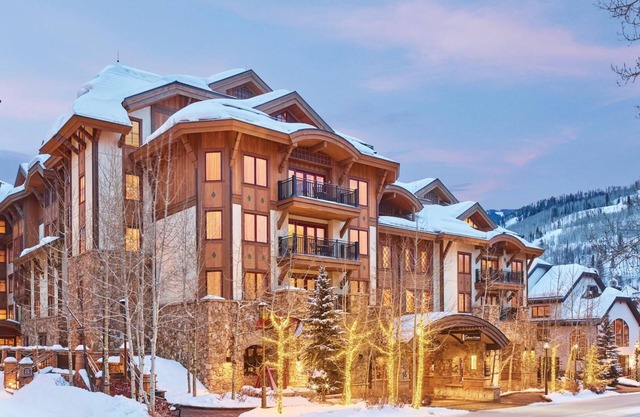 Luxury Suite for Groups w/Private Bathrooms & Well-Appointed Living Area