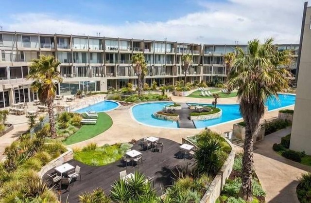 LUXURY TORQUAY RESORT "APARTMENT" - Beachside - Perfect Location